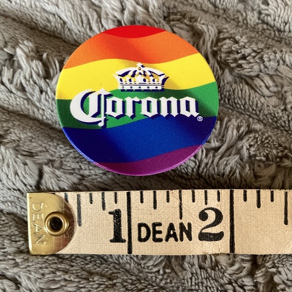 FIVE Corona cell phone 📱 grip kick stands
swappable 📲 NWOT (5) FIVE. You get 5 😊 - Picture 10 of 12